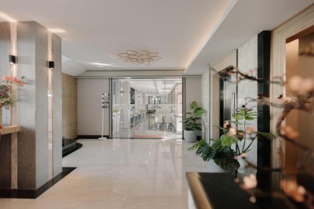 אובון רטצ'תאני Arista Hotel Ubon מראה חיצוני תמונה