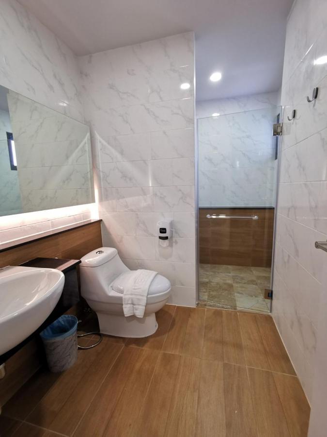 אובון רטצ'תאני Arista Hotel Ubon מראה חיצוני תמונה