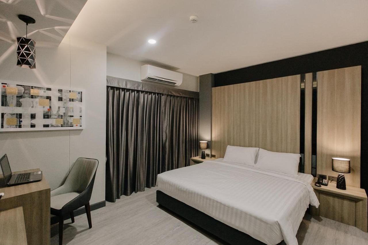 אובון רטצ'תאני Arista Hotel Ubon מראה חיצוני תמונה