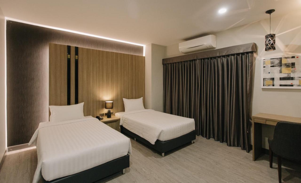 אובון רטצ'תאני Arista Hotel Ubon מראה חיצוני תמונה